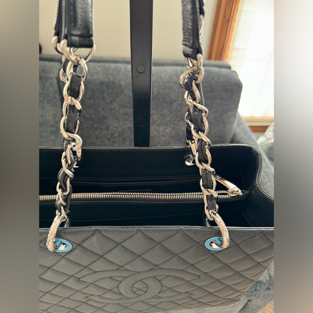 EUC-VGUC Chanel Black Caviar Grand Shopping Tote - Picture 6 of 15